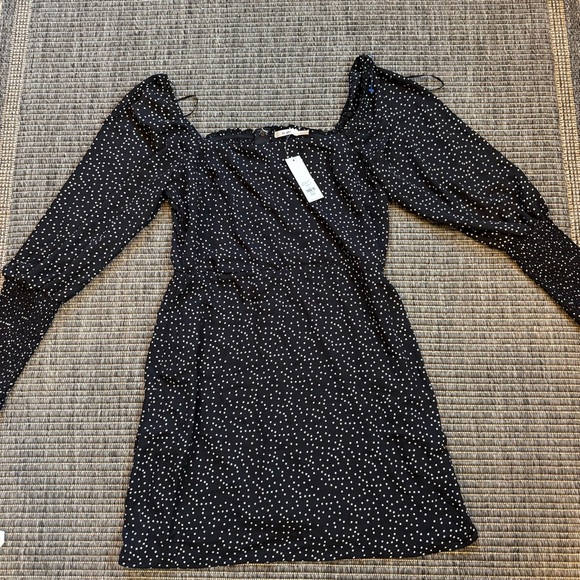 Mi Ami Black and White Sheath Dress with Bishop Sleeves - Picture 1 of 4